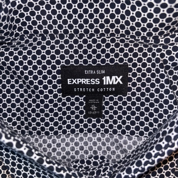 Express Black and White Geometric Shirt(0047) - Picture 7 of 10